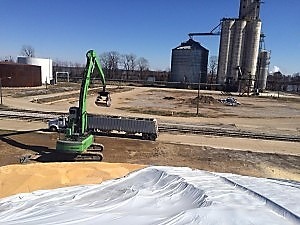 grain-pile-tarp